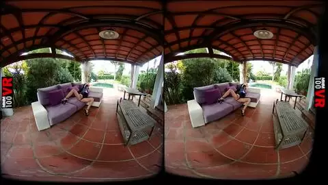 Video VR 3d con Yasmin Daferro jugando con un dildo en uniforme de monja photo 04