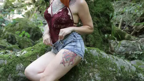 Sesión de fotos al aire libre con la guapísima actriz española Yuno Love photo 1