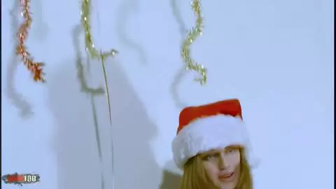 Yvonne desnudandose   photo 12